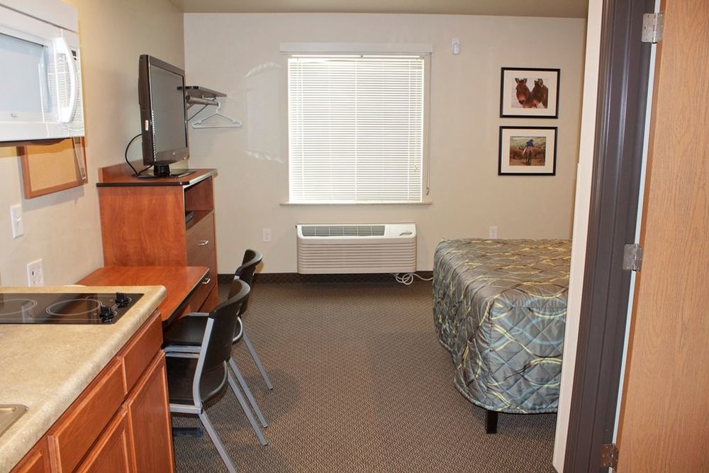Suburban Studios Watford City Quarto foto
