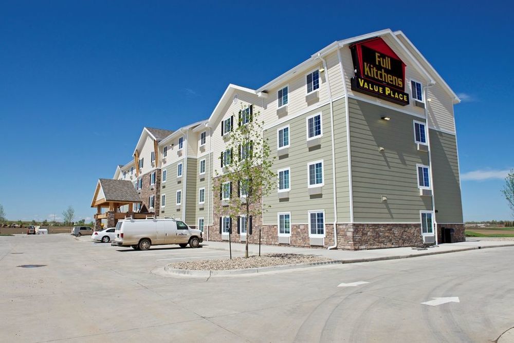 Suburban Studios Watford City Exterior foto