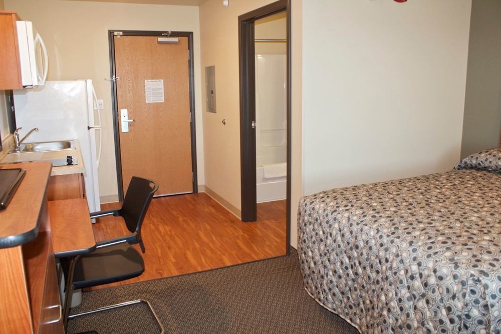 Suburban Studios Watford City Quarto foto